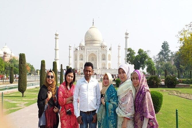 All Inclusive - Taj Mahal, Fort, Baby Taj Tour from Delhi by Car - Returning to Delhi: A Long but Comfortable Drive