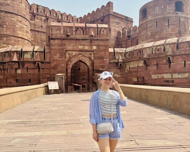 All-Inclusive Taj Mahal Private Car Tour with Multilingual Guide - Lunch, packages, and what all-inclusive means