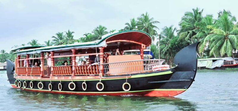 Alleppey: Kayaking and Shikkara Boat Tour with Local Meal - Kayaking Through Narrow Canals