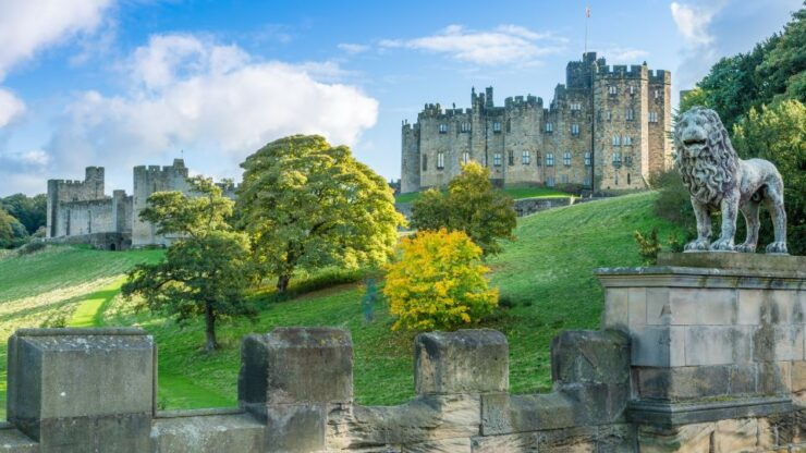 Alnwick Castle, Northumberland & Scottish Borders 1-Day Tour - Experience