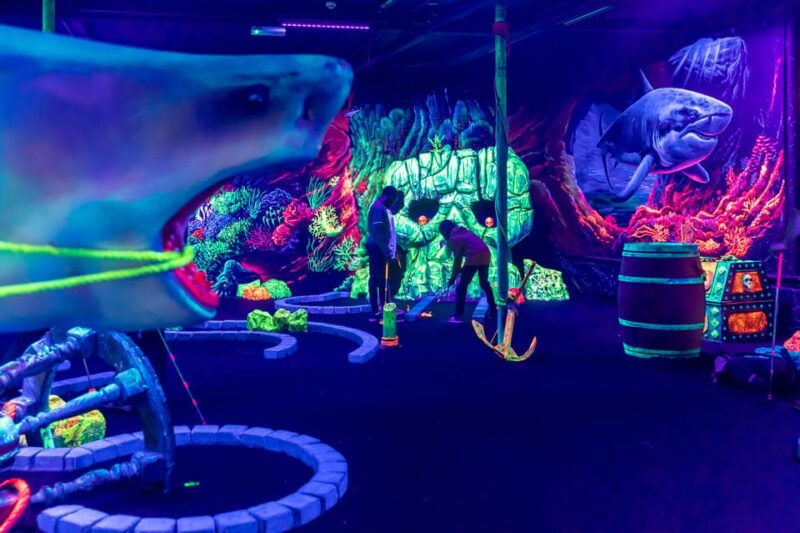 Aloha Amsterdam: 12-Hole Glow-in-the-Dark Mini-Golf - Introduction