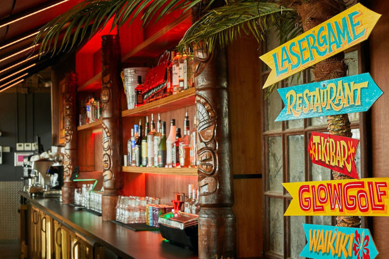 Aloha Glow in the Dark Minigolf Experience in Amsterdam - Food, drinks and the value of an upgrade