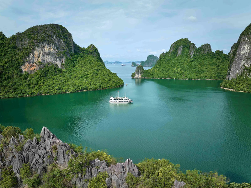 Alova Day Cruise: Ha Long Bay, Sung Sot Cave & Ti Top Island - Getting there from Hanoi, and how long it takes
