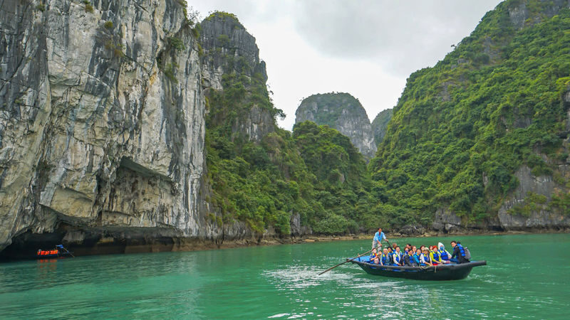 Alova Day Cruise: Ha Long Bay, Sung Sot Cave & Ti Top Island - Who should book this Ha Long Bay cruise?