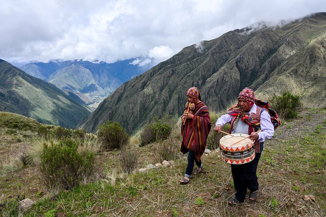 Alpaca Therapy Connect With the Inca Energy in the Sacred Valley - Embracing the Tranquility of Alpaca Therapy in the Sacred Valley