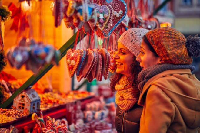 Alpbach: Private 2-Hour Guided Christmas Tour - Booking Details and Flexibility