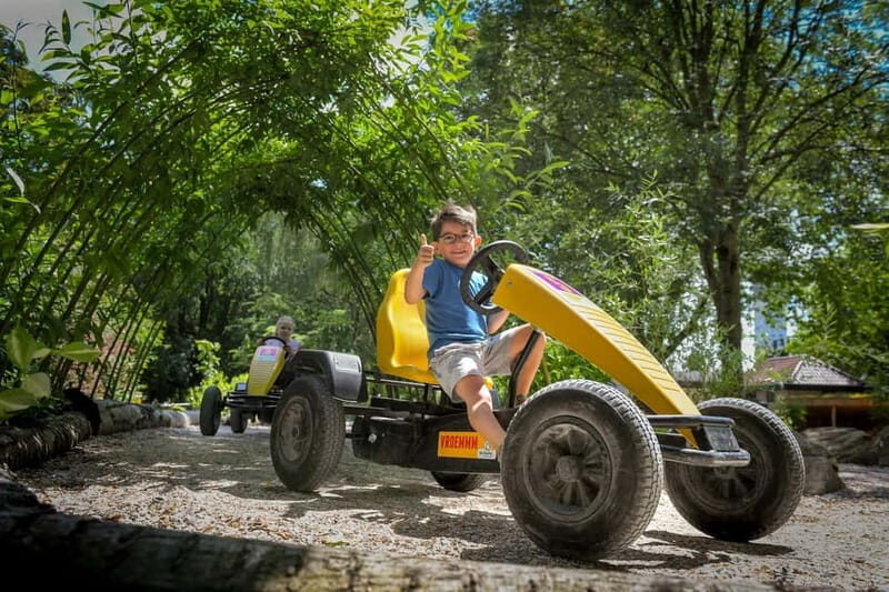 Alphen aan den Rijn: Avifauna Bird Park Entry Ticket - Practical Tips for Visiting