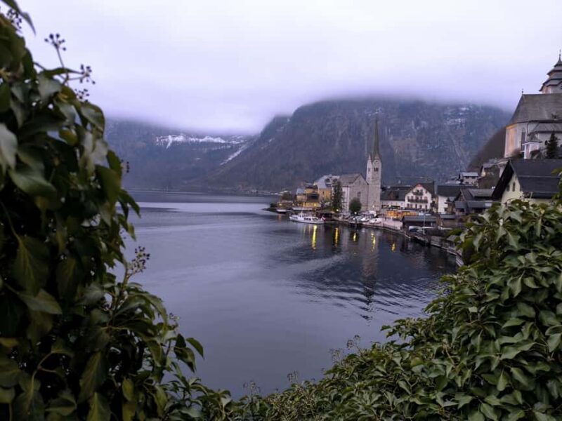 Alpine Beauty & Fairytale Towns: Hallstatt & Salzburg Tour - Traunkirchen: Lakeside Charm & Optional Boat Ride