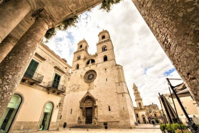 Altamura: Highlights Walking Tour and Tasting - Cathedral Visit