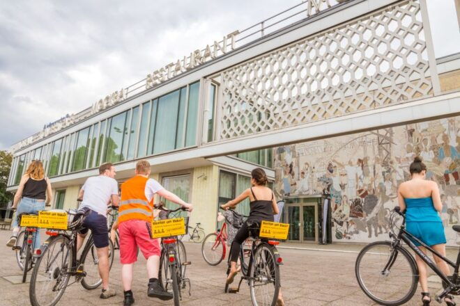 Alternative Berlin by Bike: Kreuzberg & Friedrichshain - Ride Along the Scenic River Spree