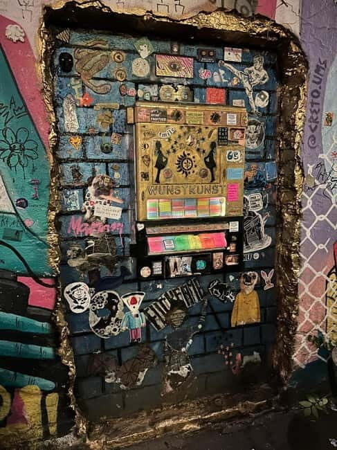 Alternative tour of Berlin in Spanish - Unpacking the Experience: An In-Depth Review