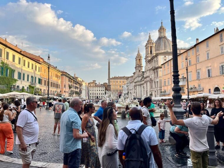 Alternative Walking Tour of Romes City Center & Hidden Gems - Piazza Venezia: The Monumental Gateway