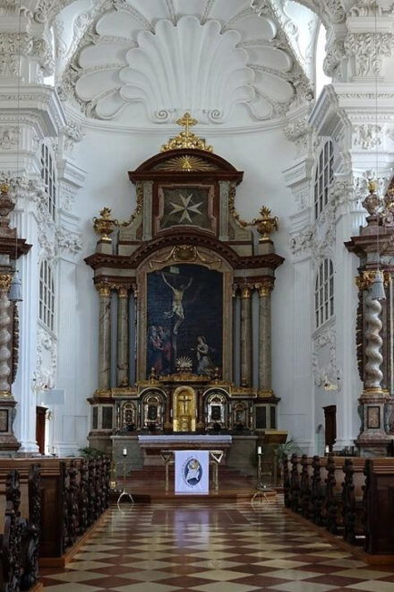 Altötting: Christmas Market Walking Tour - Guided Tour Features