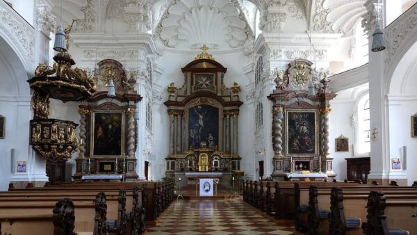 Altötting: Christmas Market Walking Tour - Culinary Traditions and Handicrafts