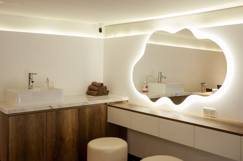 Amaherbs Spa & Souvenirs: Hair Wash and Massage Experience in Hanoi - What the included comforts add