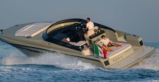 Amalfi Coast and Capri Private Boat Tour Full Day (7 Hours) - Boat Specifications