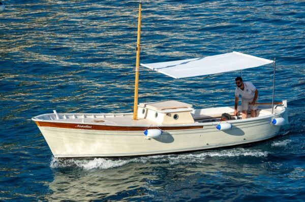 Amalfi Coast Boat: Boat Tour With Traditional Gozzo - Customer Meeting Information