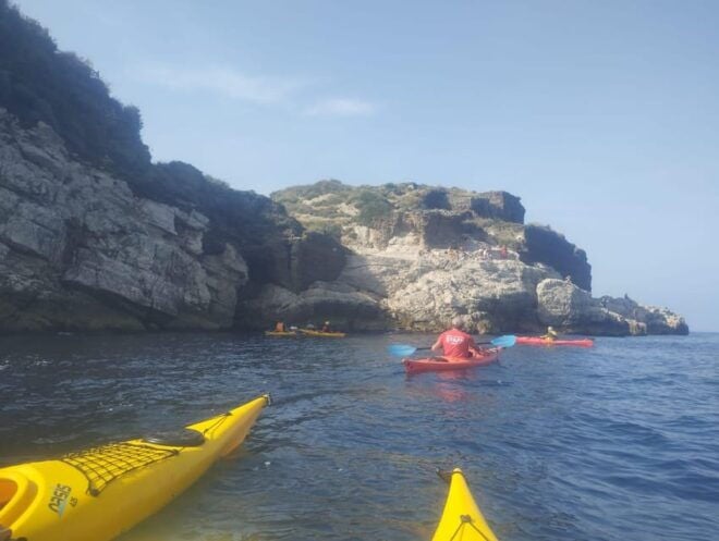 Amalfi Coast Kayak Tour With Snack Pack - What to Bring