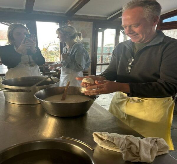 Amalfi Coast: Mozzarella, Pasta, and Tiramisu Cooking Class - The Sum Up