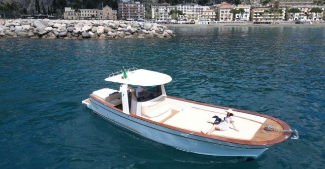 Amalfi Coast: Private Boat Tours Along the Coast - Live Tour Guide and Languages