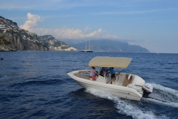 Amalfi Coast: Rent Boats in Salerno Without License - Contact Details and Assistance
