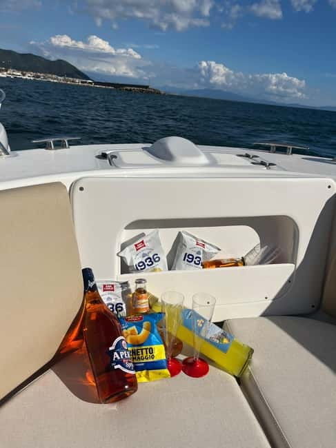 Amalfi coast: Sunset Boat Tour with Aperitif and Prosecco - Detailed Breakdown of the Itinerary