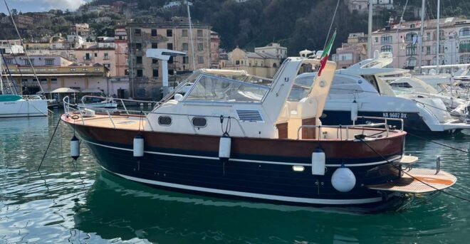Amalfi Coast Tour on Apreamare 10 - Multilingual Guided Experience