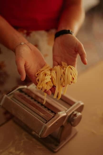 Amalfi: Make Fresh Pasta, Mozzarella, & Tiramisù with Wine - Discovering the Experience