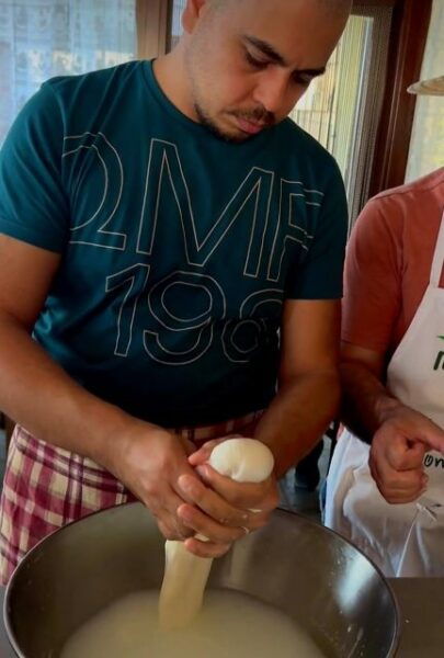 Amalfi: Mozzarella, Pasta & Tiramisu Cooking Class - Duration and Language