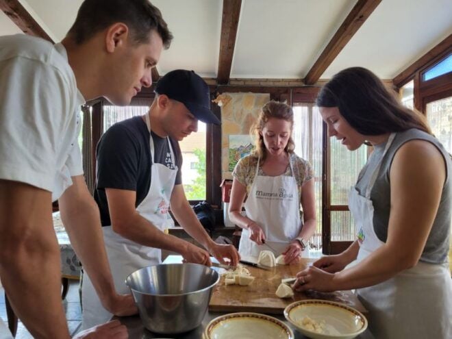 Amalfis: Pasta, Mozzarella, and Tiramisù Cooking Class - Experience Description