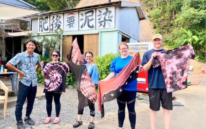 Amami: Oshima Tsumugi and Mud Dyeing Experience - Tour and Interaction Details