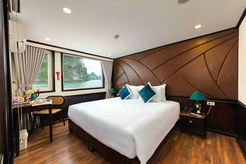 Amanda 2D1N Cruise: Ha Long Bay, Sung Sot, Ti Top - Amanda Cruise’s overnight view of Ha Long Bay
