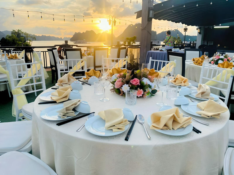 Amanda 2D1N Cruise: Ha Long Bay, Sung Sot, Ti Top - Is Amanda Cruise right for you?