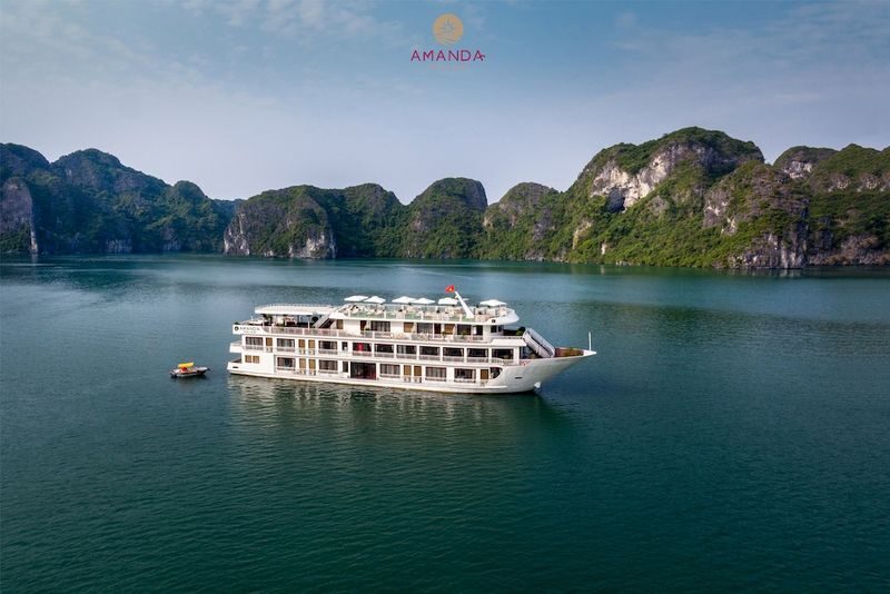 Amanda Pearl 3D2N Cruise: Ha Long Bay Tour with Sung Sot & Ti Top - Day 3: Luon Cave and the return to port