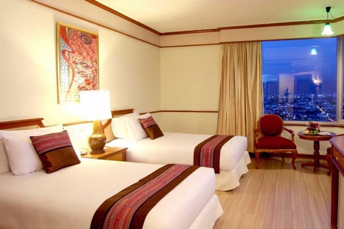 Amazing 1 Night Accommodation in Old Town Chiang Mai Nearby at Duangtawan Hotel - Meeting and Pickup