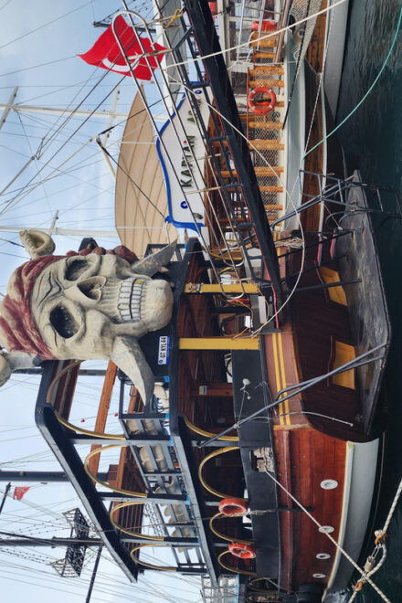 Amazing 50minyacht Tour+1 Hour Old City Walking Tour - Scenic Yacht Experience