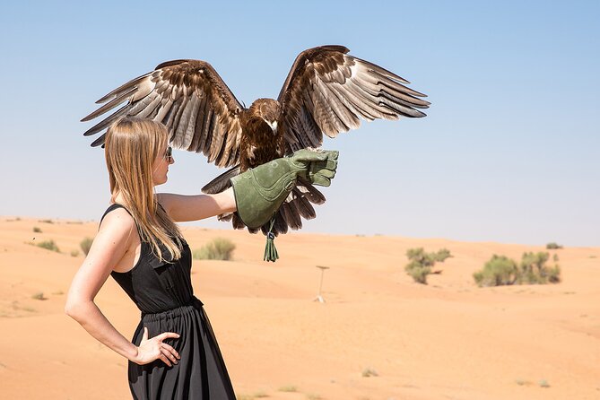 Amazing Desert Safari With 7 Live Entertainment Shows & BBQ Dinner in Dubai - Capture Memories With Falcon Photography