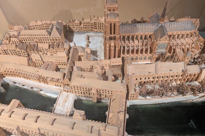 Amazing guided Notre dame and Ile de la cité tour with crypt - Practical Considerations