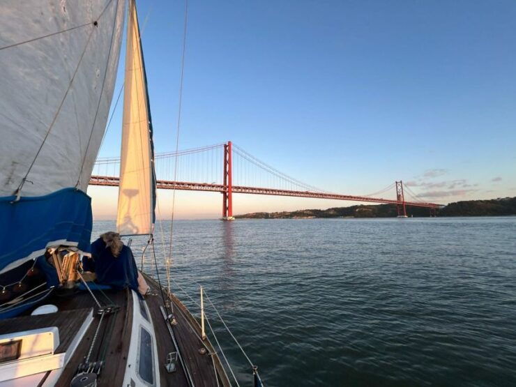 Amazing Lisbon Private Boat Tour With Drinks - Tour Pricing and Duration