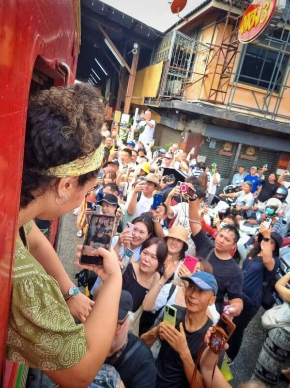 Amazing Maeklong Railway Market [ only on Fri, Sat, Sunday ] - Good To Know