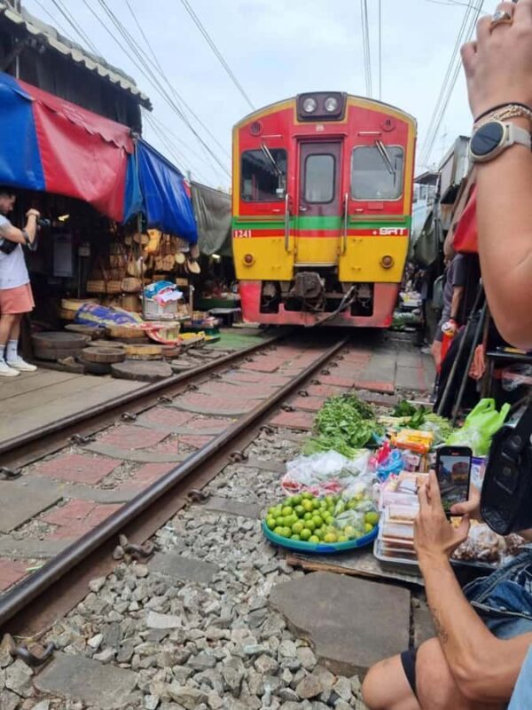Amazing Maeklong Railway Market [ only on Fri, Sat, Sunday ] - Who Will Love This Experience?