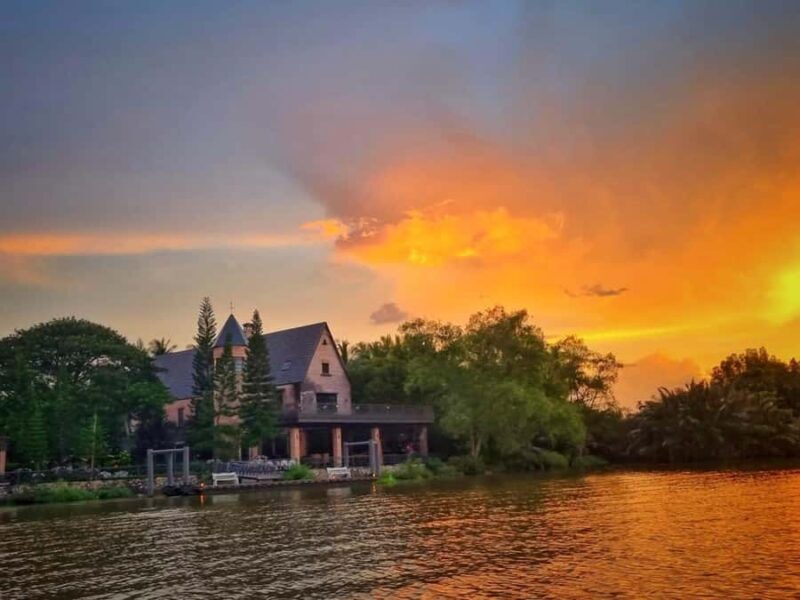Amazing Maeklong Railway Market [ only on Fri, Sat, Sunday ] - The Sum Up