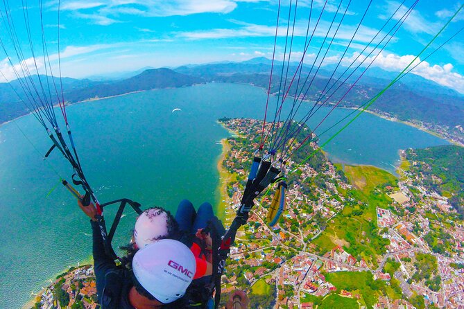 Amazing Paragliding Flight in Valle De Bravo - Safety Precautions for an Amazing Paragliding Flight