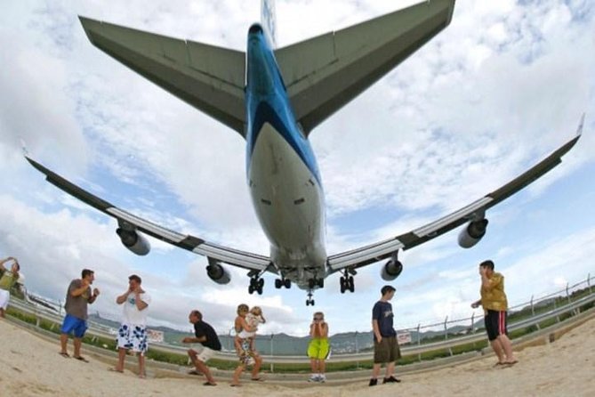 Amazing Plane Spotting at Maho Beach - Maho Beach: A Plane Spotting Paradise