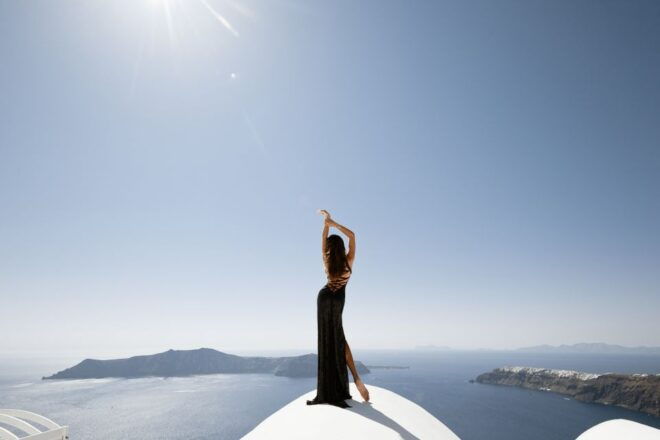 Amazing Private Casual Photoshoot in Santorini - Full Description