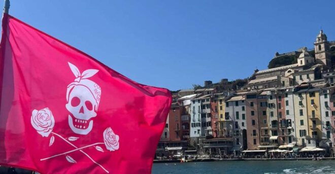 Amazing Sunset on the Pink Hyena in Portovenere - Price and Duration