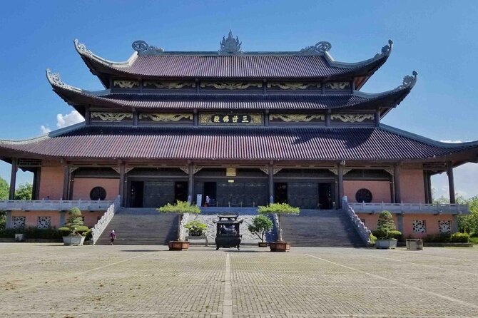 Amazing Tour - Bai Dinh - Trang An - Mua Cave 1 Day Trip - Date and Travelers