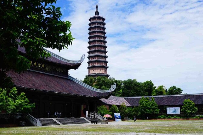 Amazing Tour - Bai Dinh - Trang An - Mua Cave 1 Day Trip - Meeting and Pickup