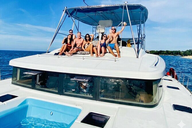 Amber Cove & Taino Bay: Private Catamaran with Jacuzzi and Lunch - Good To Know