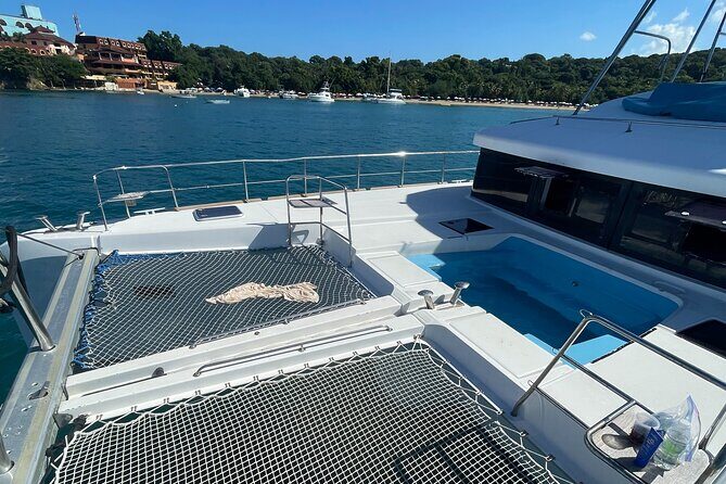 Amber Cove & Taino Bay: Private Catamaran with Jacuzzi and Lunch - The Experience: What Travelers Say